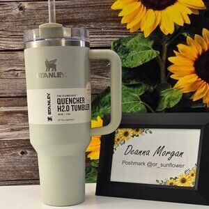 SERENE GREEN H&H - 40oz. Stanley The Quencher H2.0 Flowstate Tumbler 🤍💚🌻